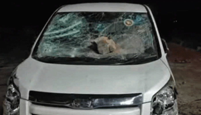 পাম্পে জ্বালানি নিতে ঢুকতেই ভাঙা হলো এমপির গাড়ি