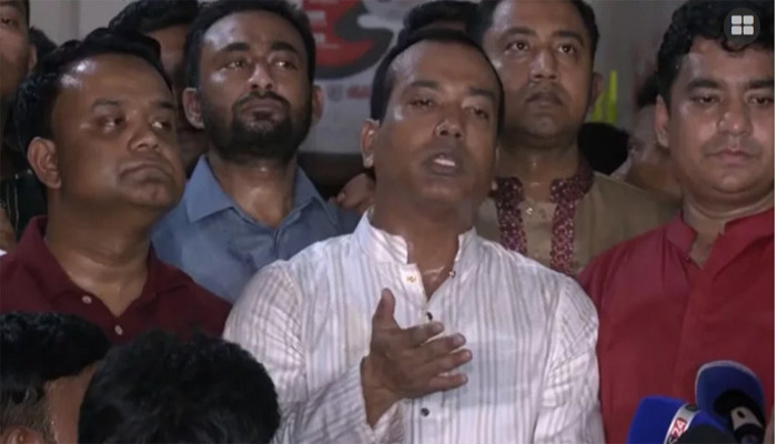 ‘গুপ্ত রাজনীতি’ থেকে বেরিয়ে শিবিরকে প্রকাশ্যে রাজনীতি করার আহবান ছাত্রদল সভাপতির