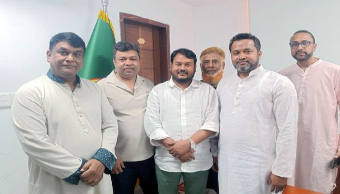 রাসিক প্রশাসকের সাথে রাজশাহী চেম্বার অব কমার্স এন্ড ইন্ডাস্ট্রির নবনির্বাচিত নেতৃবৃন্দের সৌজন্য সাক্ষাৎ