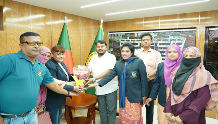 রাসিক প্রশাসকের সাথে জাতীয় দলের সাবেক খেলোয়াড়বৃন্দের সৌজন্য সাক্ষাৎ