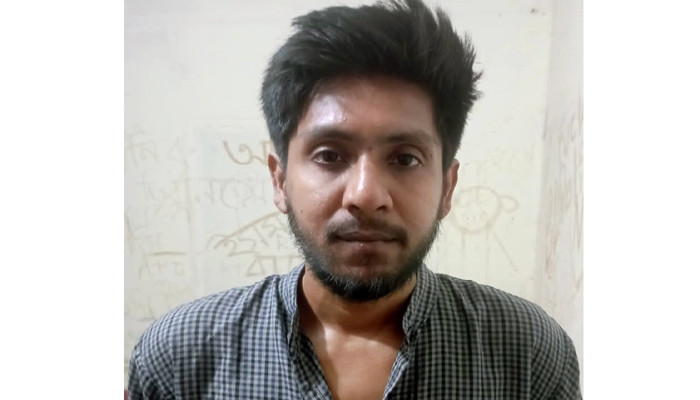 রাজশাহী আদালতের পেশকারের কাছে চাঁদা দাবি, দুই বছর পর ওয়ারেন্টভুক্ত আসামি গ্রেফতার