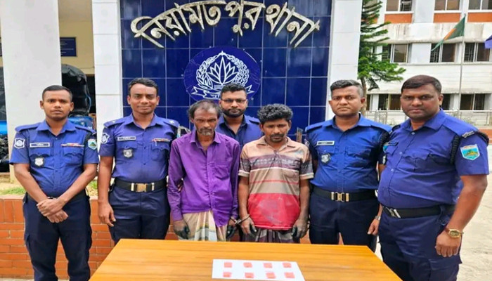 নিয়ামতপুরে ৮০০পিস ইয়াবা সহ গ্রেপ্তার ২