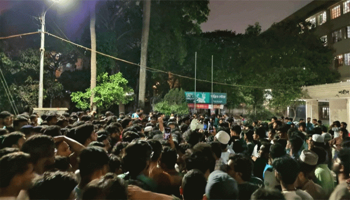 রুয়েটে রাজনীতি নিষিদ্ধ ইস্যুতে উত্তেজনা: আড়াল-প্রকাশ্যে কার্যক্রমের অভিযোগে ভিন্নমত