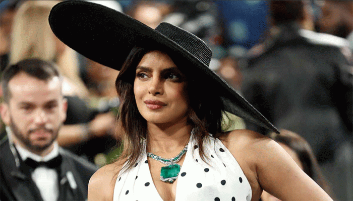 ‘মেট গালা’র লাল গালিচায় এই বছর দেখা মিলবে না প্রিয়ঙ্কার