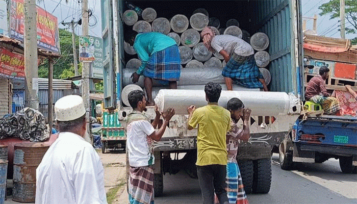 চোরাই কাপড় যুবদল নেতার গোডাউনে মজুদ, স্বেচ্ছাসেবক দল নেতা গ্রেপ্তার
