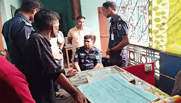 আবাসিক হোটেলে পড়ে ছিল নারীর গলাকাটা মরদেহ