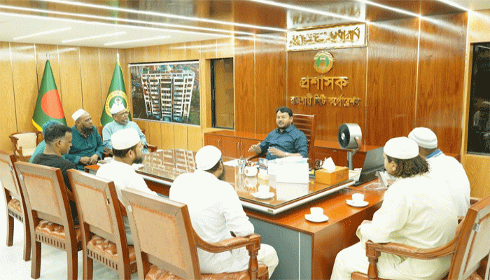 রাসিক প্রশাসকের সাথে কাদিরগঞ্জ নিমতলা জামে মসজিদের মুসল্লীদের সৌজন্য সাক্ষাৎ