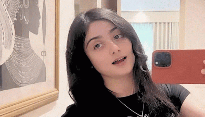 দিদা আর মায়ের সঙ্গে অভিনয়ে আসছেন রণবীর কপূরের ভাগ্নি সমারা