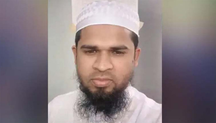 মাদরাসাছাত্রী ধর্ষণ ও অন্তঃসত্ত্বা অভিযুক্ত সেই শিক্ষক গ্রেপ্তার