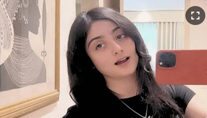 দিদা আর মায়ের সঙ্গে অভিনয়ে আসছেন রণবীর কপূরের ভাগ্নি সমারা