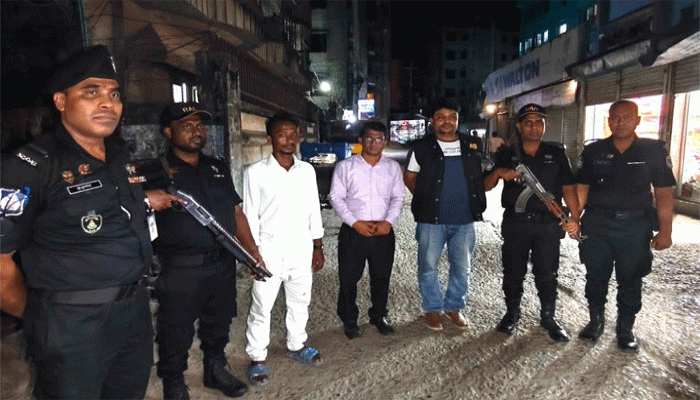 স্মার্টফোনে জুয়া খেলায় যুবকের জেল-জরিমানা