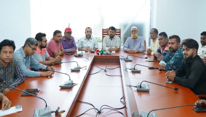 নগরীকে নতুনভাবে ঢেলে সাজাতে চাই, রাজশাহী প্রেসক্লাবের নেতৃবৃন্দের সাথে রাসিক প্রশাসক