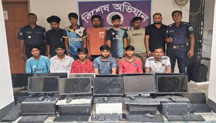 মান্দায় অনলাইন জুয়ার আস্তানায় পুলিশের  অভিযান: মূলহোতাসহ ১৫ জন গ্রেফতার