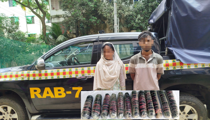 ফেনীতে ৬ কেজি ৩০০ গ্রাম গাঁজাসহ দুই মাদক কারবারি গ্রেপ্তার