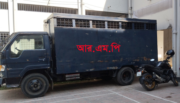 নগরীতে থানা ও ডিবি পুলিশের অভিযানে গ্রেফতার ৩৭