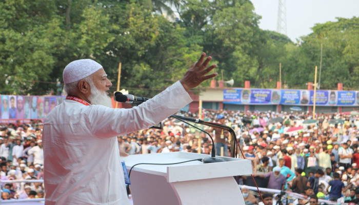 রাজশাহীতে ১১ দলীয় সমাবেশে বিএনপি ও সরকারের বিরুদ্ধে কড়া মন্তব্য করেছেন ডা. শফিকুর রহমান