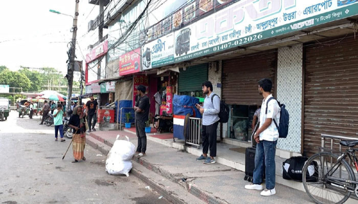 রাজশাহীর সঙ্গে সারা দেশের দূরপাল্লা ও আন্তঃজেলা বাস চলাচল বন্ধ