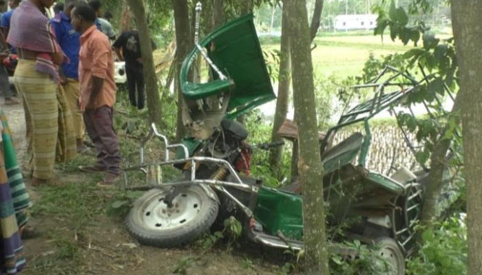 গাইবান্ধায় পিকআপ-অটোরিক্সার সংঘর্ষে নিহত ২, আহত ৫