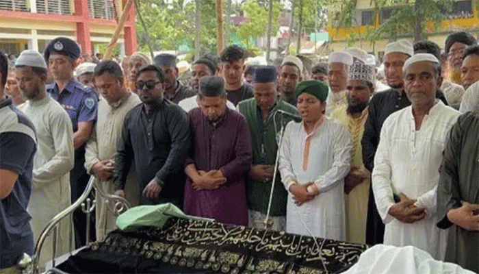 একসঙ্গে মৃত্যু-দাফন ৪ ভাইয়ের, জানাজা পড়ালেন বেঁচে থাকা ভাই
