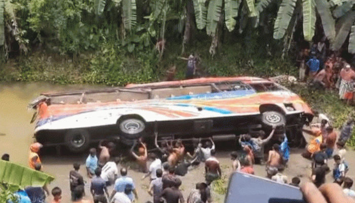 কুষ্টিয়ায় বাস-ট্রাক মুখোমুখি সংঘর্ষে নিহত ৪
