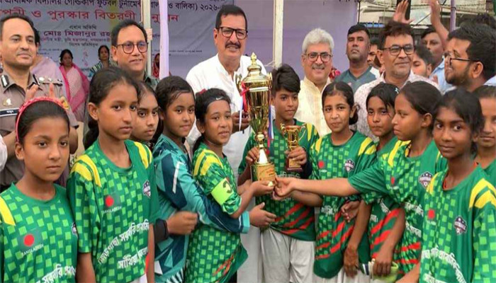 রাজশাহীতে খুব শীঘ্রই আন্তর্জাতিকমানের ফুটবল ও ক্রিকেট টুর্নামেন্ট আয়োজনের উদ্যোগ নেওয়া হচ্ছে: ভূমি মন্ত্রী