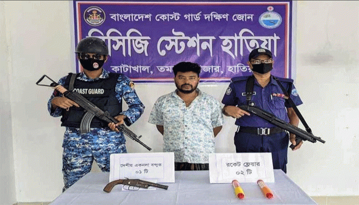অস্ত্র মামলার আসামি ফের অস্ত্র নিয়ে আটক