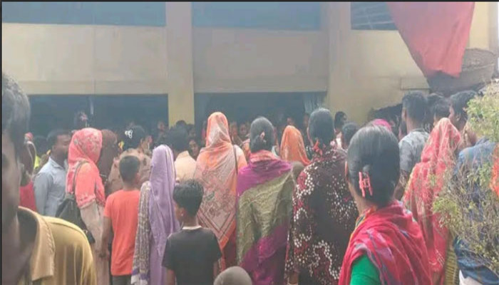 নিয়ামতপুরে গোসল করতে গিয়ে পানিতে ডুবে শিশুর মৃত্যু
