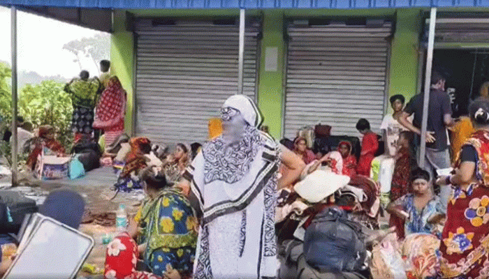 বাংলাদেশে ঢুকতে ভারতীয় সীমান্তে হঠাৎ শত শত মানুষের ভিড়