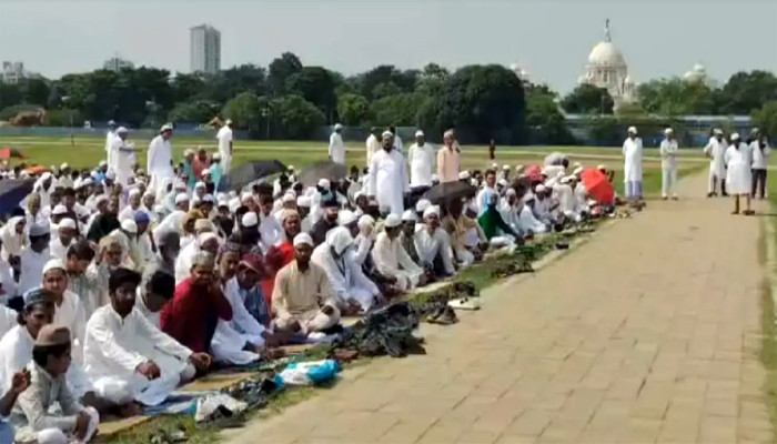 রেড রোডের বদলে ব্রিগেডে ঈদের নামাজ, কড়া নিরাপত্তায় শান্তিপূর্ণভাবে উদযাপন কলকাতায়