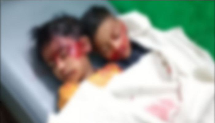 জয়পুরহাটে ঈদের সকালে অটোরিকশা উল্টে প্রাণ গেল দুই শিশুর