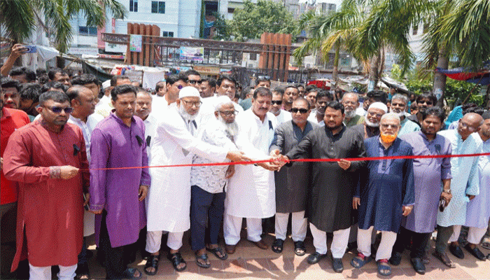 শহীদ রাষ্ট্রপতি জিয়াউর রহমানের ৪৫তম শাহাদত বার্ষিকী উপলক্ষে রাজশাহীতে বই মেলা ও রক্তদান কর্মসূচির উদ্বোধন