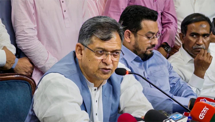 রাষ্ট্রকে চ্যালেঞ্জ করার দুঃসাহস দেখানো সন্ত্রাসীদের কোনো ছাড় দেওয়া হবে না: স্বরাষ্ট্রমন্ত্রী