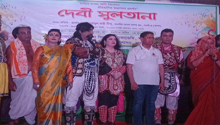 মান্দায় ঐতিহ্যবাহী যাত্রাপালা ‘দেবী সুলতানা’ মঞ্চস্থ
