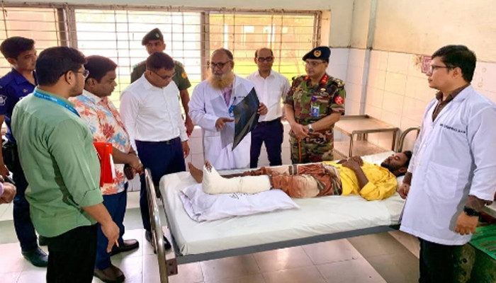 হাম পরিস্থিতি পর্যবেক্ষণে রামেক হাসপাতাল পরিদর্শন করলেন জেলা প্রশাসক