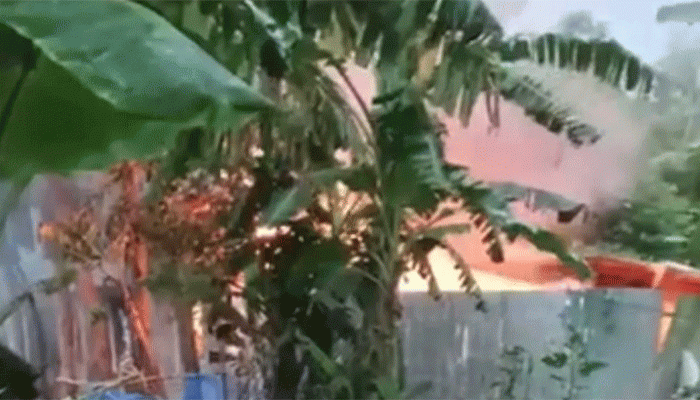 পাবনায় কিশোরীকে ধর্ষণ ও হত্যার জেরে বাড়িতে অগ্নিসংযোগ, দগ্ধ ৩ জনের মৃত্যু