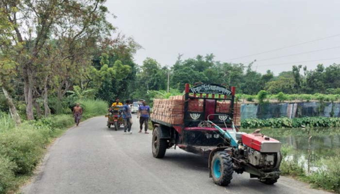 রাজশাহীর দুর্গাপুরে ট্রলিচাপায় আ’হত শিশু রাকিবের মৃ’ত্যু