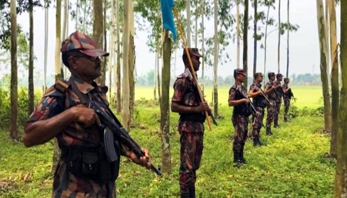 ফুলবাড়ী সীমান্তে পুশইন ঠেকাতে বিজিবি’র কড়া নজরদারি