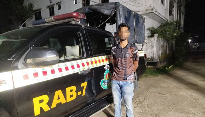 ফেনীতে  হত্যা মামলার পলাতক আসামি বিল্লাল গ্রেফতার