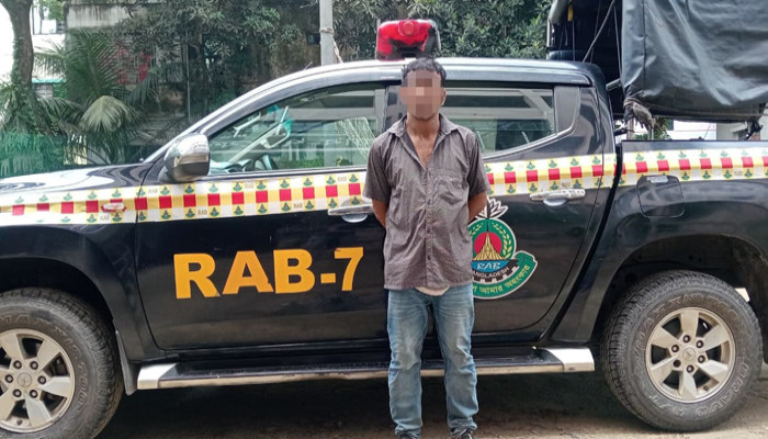 নোয়াখালীতে র‍্যাব-ডিএনসির যৌথ অভিযানে বিপুল পরিমান ইয়াবাসহ মাদক কারবারি আটক
