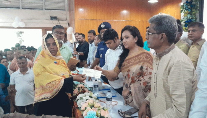 এবারের বাজেট মানুষের জীবন যাত্রার মান উন্নয়নের জন্য করা হয়েছে --পুতুল