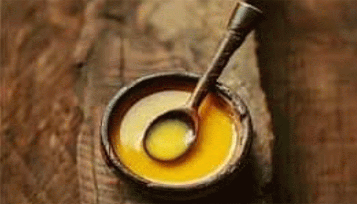সকালে এক চামচ ঘি! হজমশক্তি বাড়ানোর পাশাপাশি ত্বকেও আনতে পারে স্বাভাবিক উজ্জ্বলতা