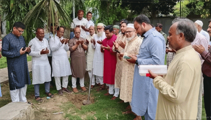 দীর্ঘদিনের জলাবদ্ধতার অবসানে আত্রাই উপজেলা পরিষদ মাঠে আরসিসি ড্রেন নির্মাণ কাজের উদ্বোধন