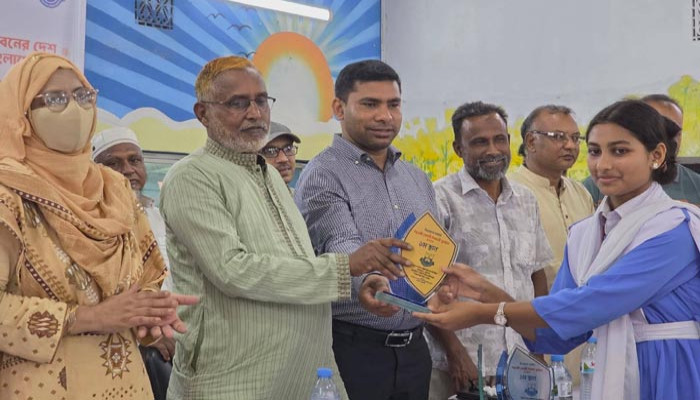 পুঠিয়ায় স্টার্টআপ, বিজ্ঞান প্রকল্প ও উদ্ভাবনী ধারণা প্রদর্শনী অনুষ্ঠিত