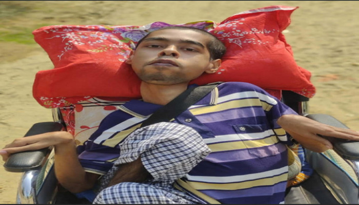 তানোরের প্রতিবন্ধী নাজিবুর খুঁজছেন জীবনসঙ্গী