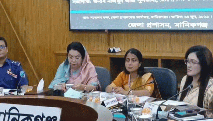 সরকারি কর্মকর্তা-কর্মচারীদের কড়া হুঁশিয়ারী বিমানমন্ত্রীর