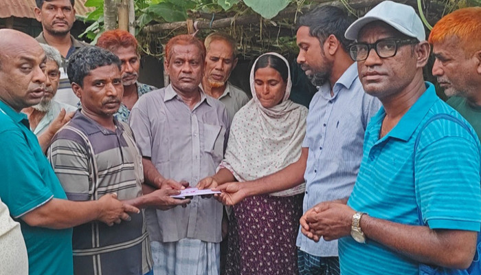 তানোরের সেই মেধাবী শিক্ষার্থীর পাশে শরিফ মুন্সী পরিবার