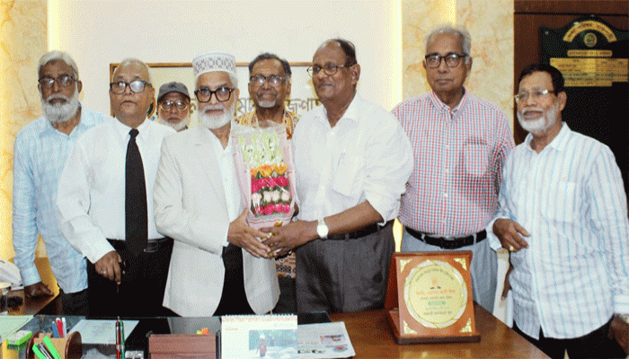 সংবর্ধিত হলেন রাজশাহী জেলা পরিষদের প্রশাসক এরশাদ আলী ঈশা