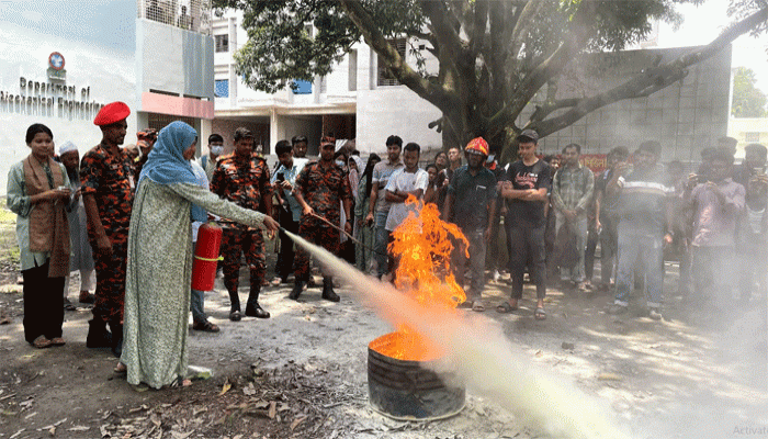 রুয়েটে ফায়ার সেফটি এডুকেশন বিষয়ক প্রশিক্ষণ অনুষ্ঠিত