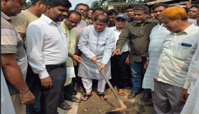 মান্দার সবাইহাটে ড্রেন নির্মাণ কাজের উদ্বোধন