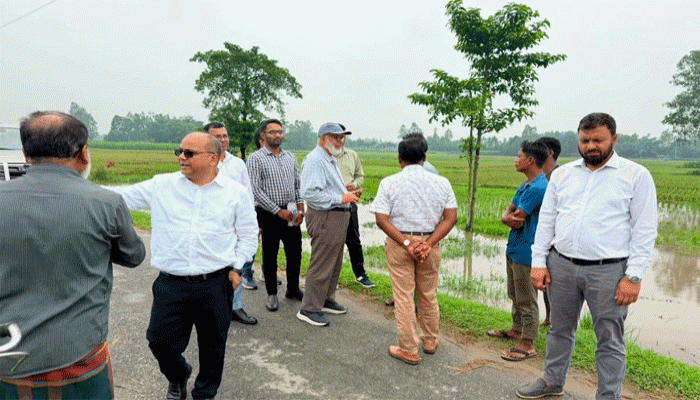 ঠাকুরগাঁওয়ে খাল খনন প্রকল্প পরিদর্শন
